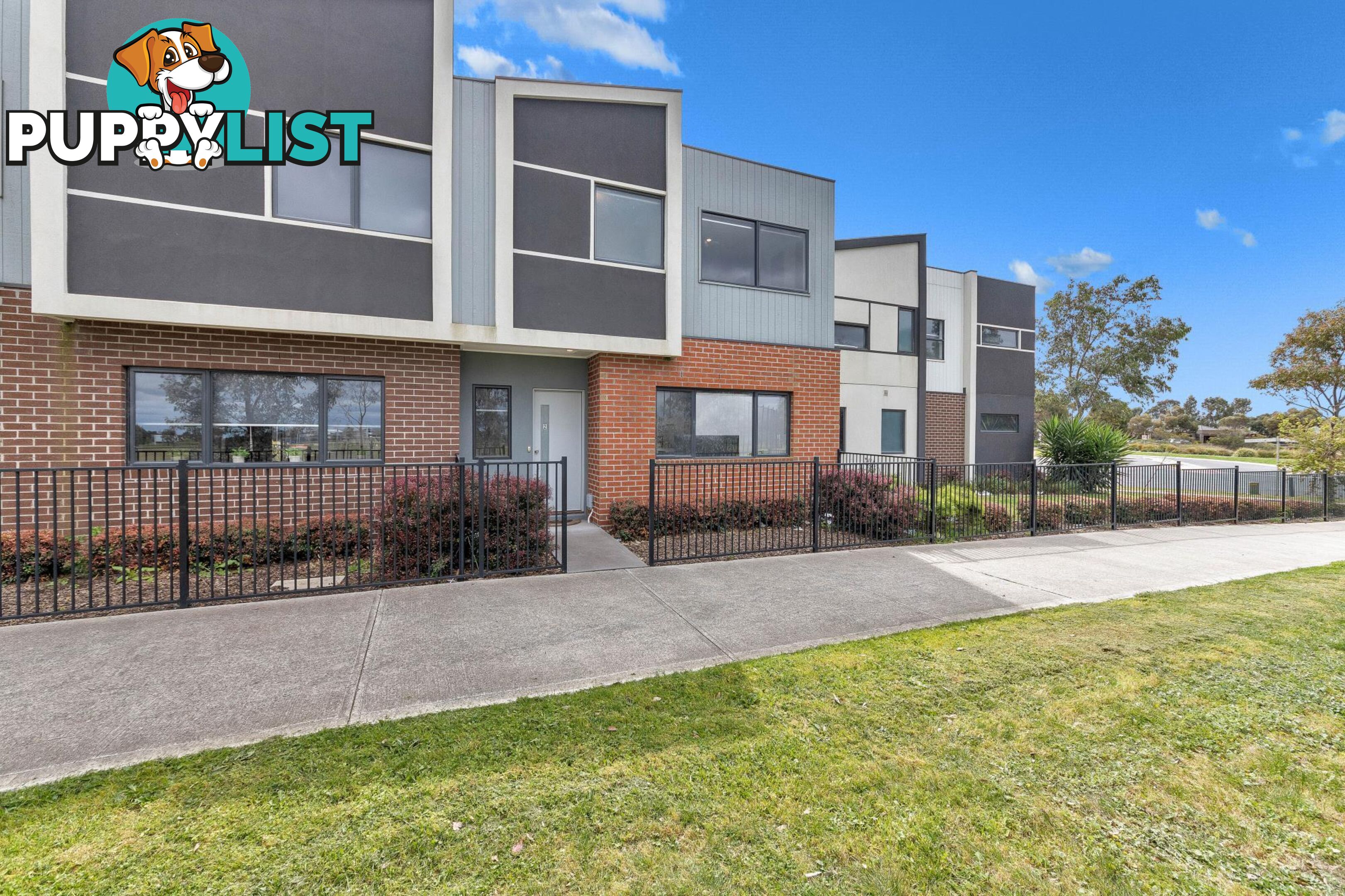 2/205 James Mirams Drive ROXBURGH PARK VIC 3064