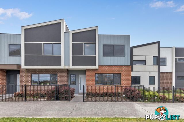 2/205 James Mirams Drive ROXBURGH PARK VIC 3064