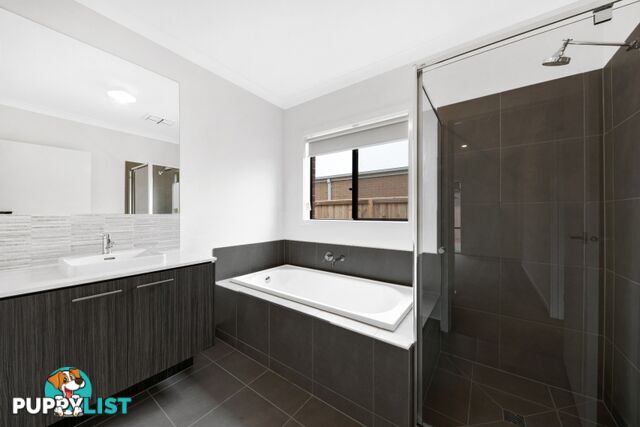 5 Chapelton Way WERRIBEE VIC 3030