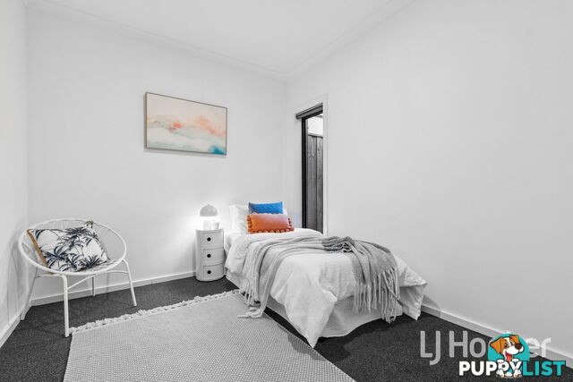 13 Papaya Walk MANOR LAKES VIC 3024