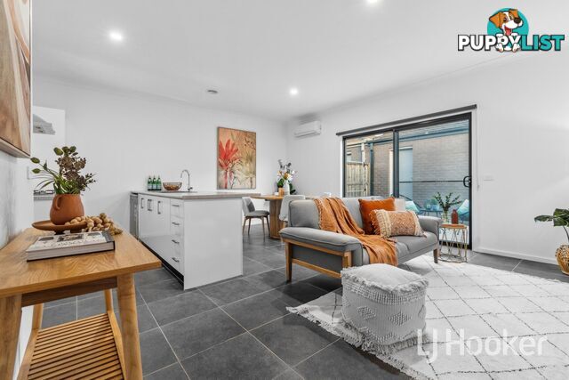 13 Papaya Walk MANOR LAKES VIC 3024