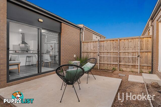 13 Papaya Walk MANOR LAKES VIC 3024