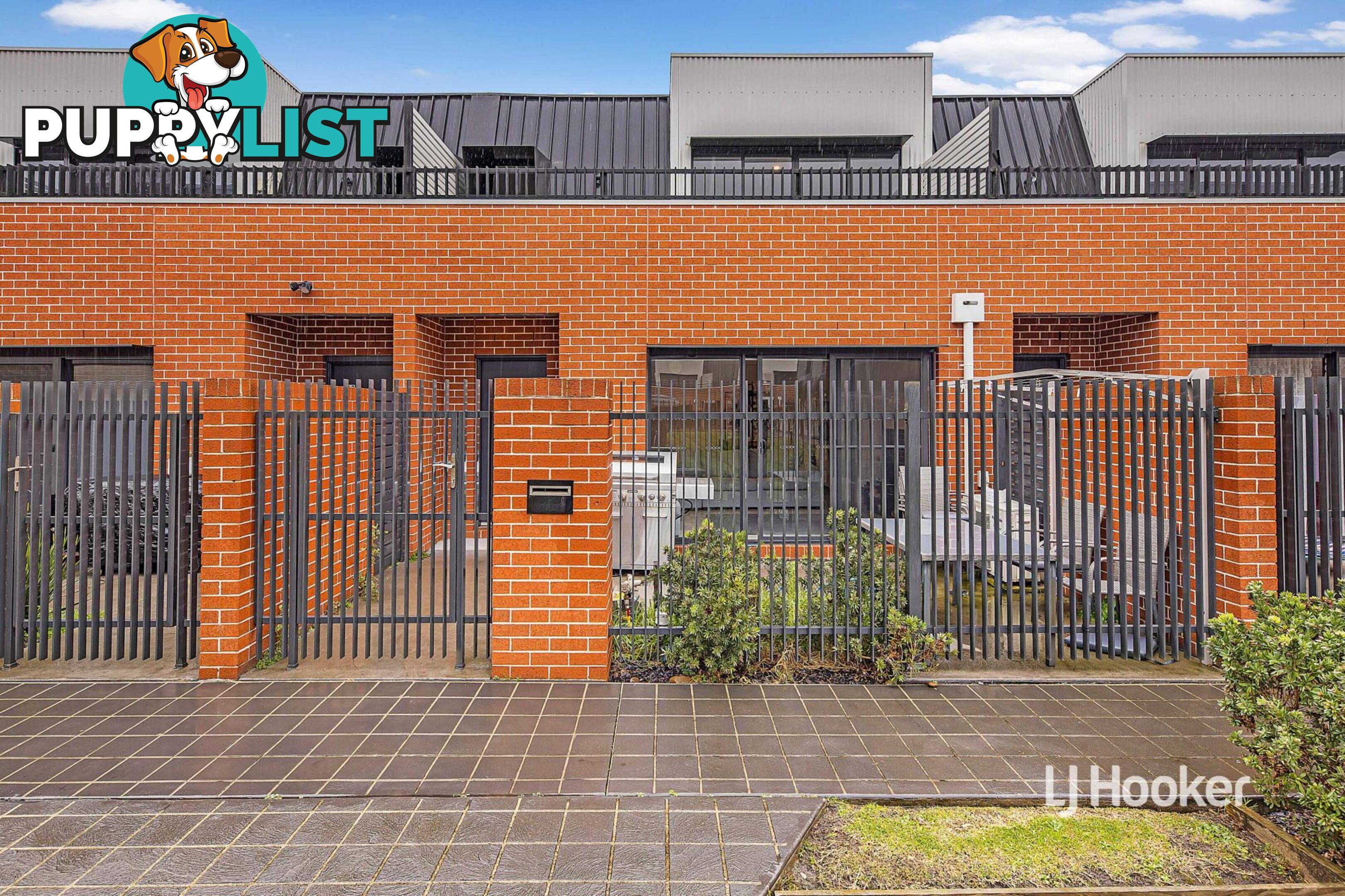 10 Patena Walk PAKENHAM VIC 3810