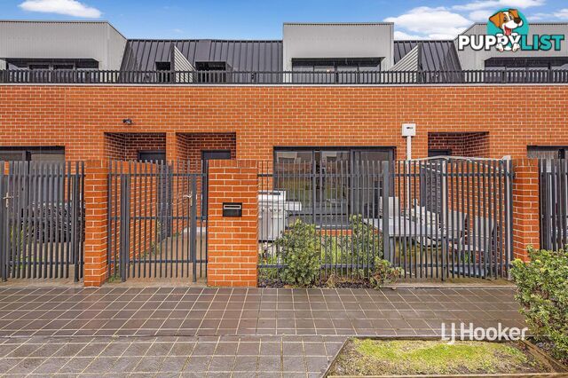 10 Patena Walk PAKENHAM VIC 3810