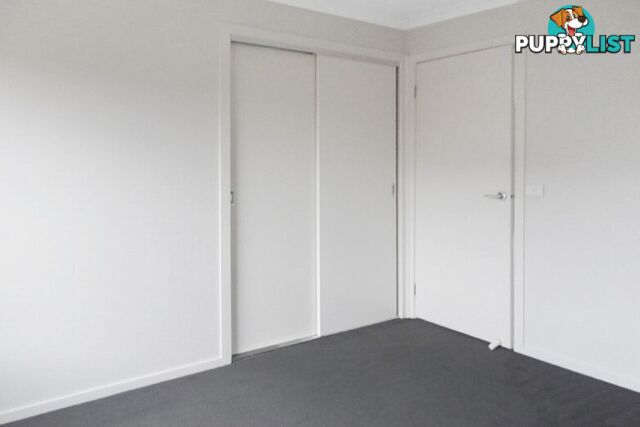 76 Fongeo Drive POINT COOK VIC 3030