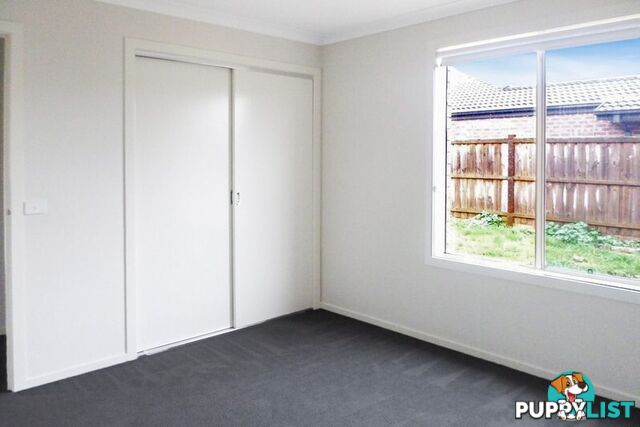 76 Fongeo Drive POINT COOK VIC 3030