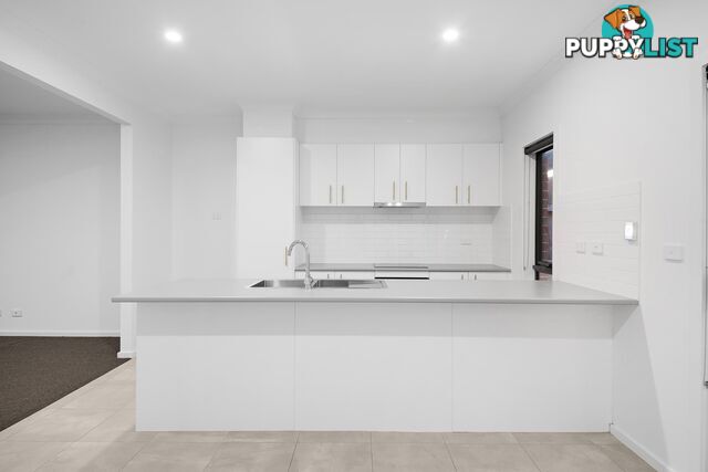 9/205 James Mirams Drive ROXBURGH PARK VIC 3064