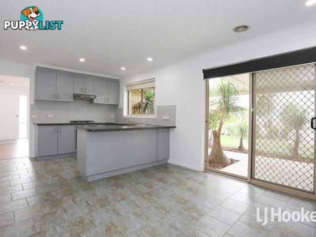 11 Sandstone Avenue SEABROOK VIC 3028