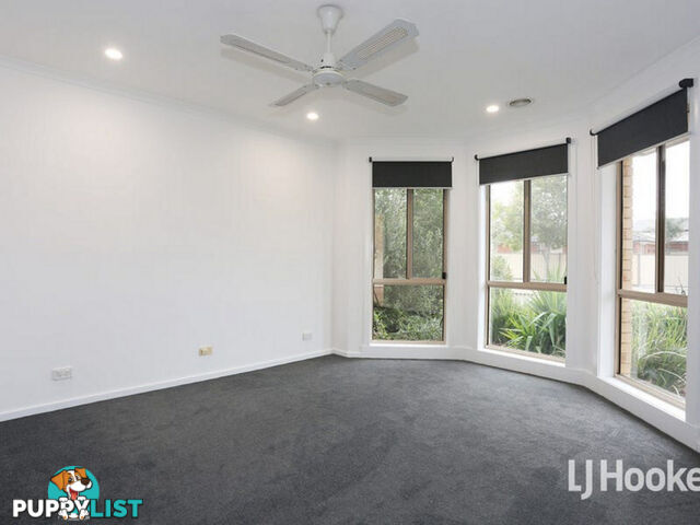 11 Sandstone Avenue SEABROOK VIC 3028
