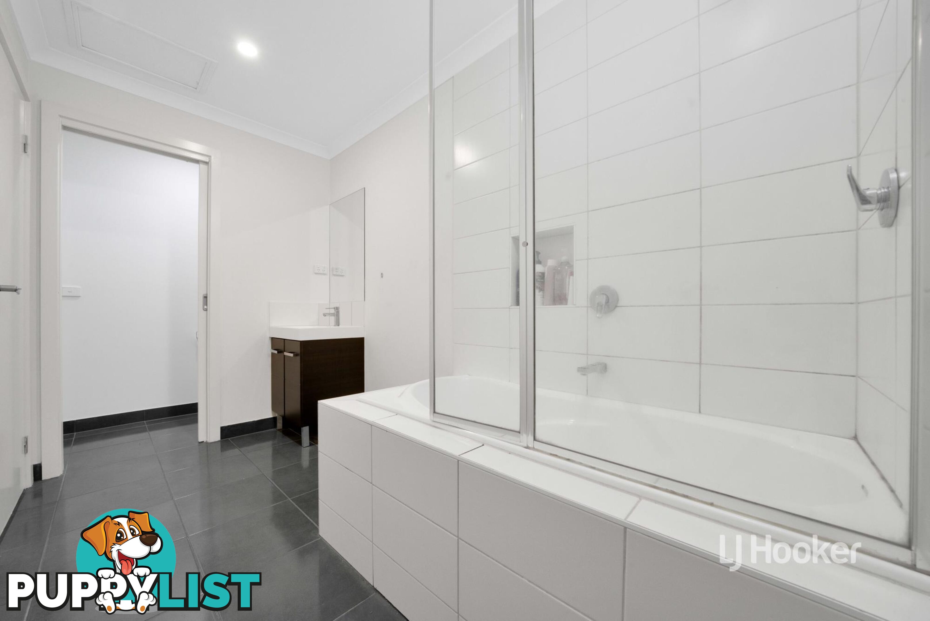 8 Mingay Close TRUGANINA VIC 3029