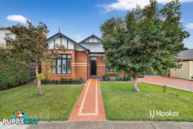 17 Creswick Drive POINT COOK VIC 3030