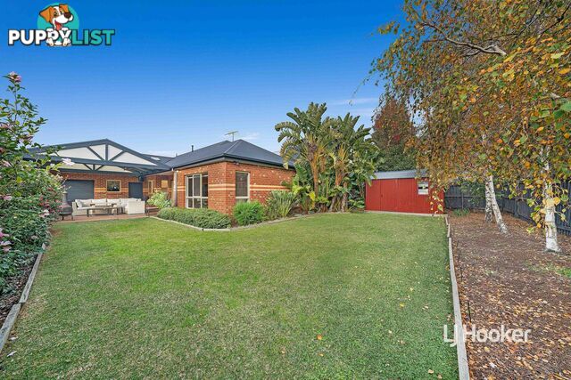 17 Creswick Drive POINT COOK VIC 3030