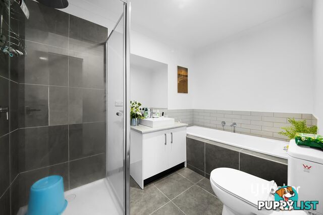 40 Astley Drive STRATHTULLOH VIC 3338