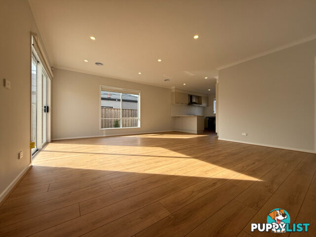 11 Xenia Street MANOR LAKES VIC 3024