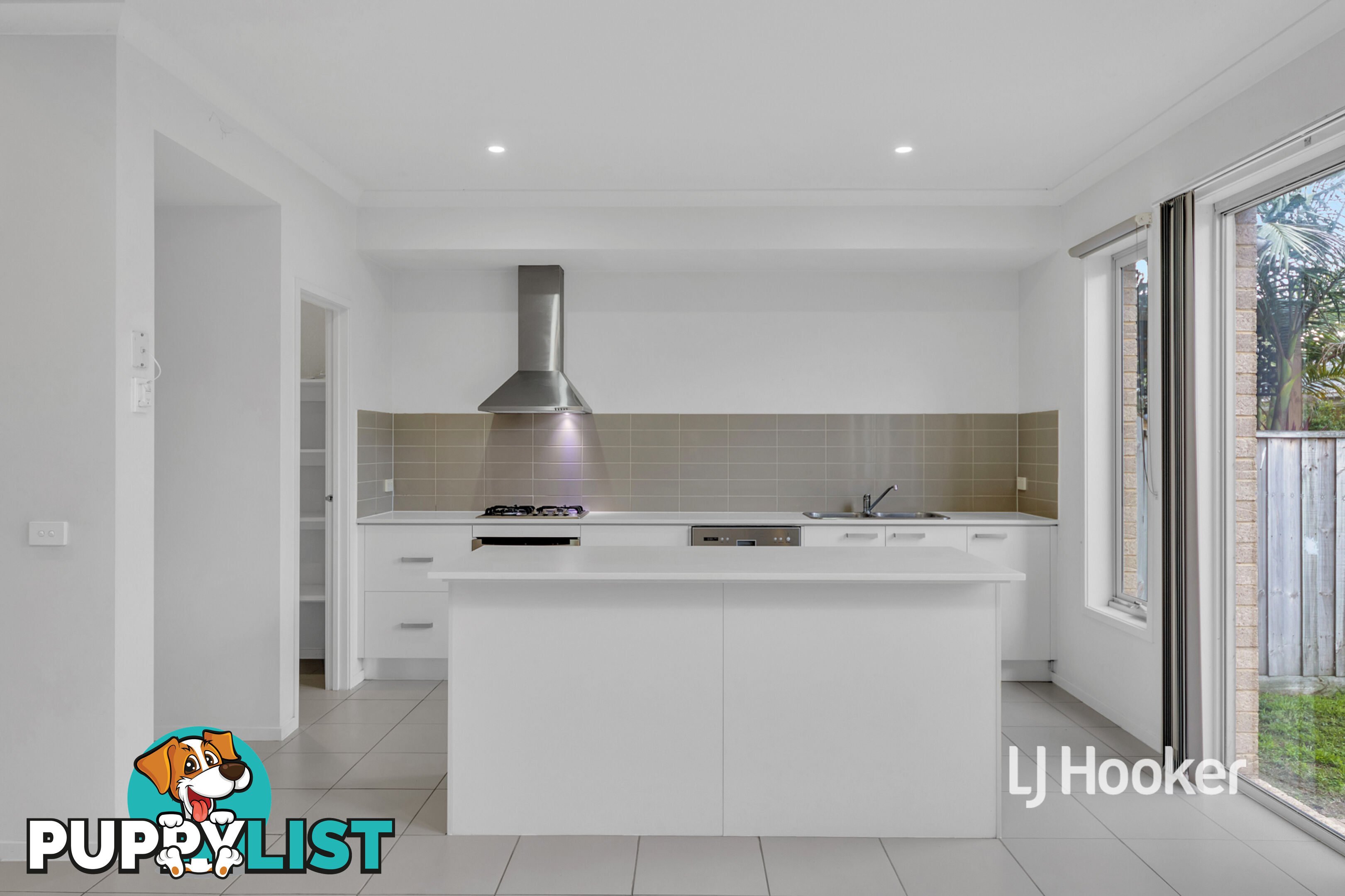 4 Broadbeach Circuit SANCTUARY LAKES VIC 3030