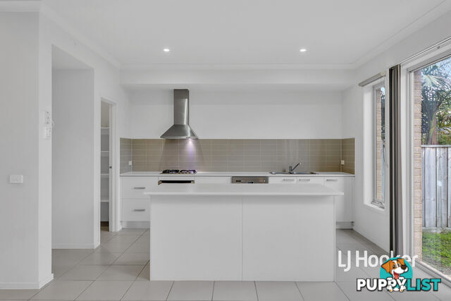 4 Broadbeach Circuit SANCTUARY LAKES VIC 3030