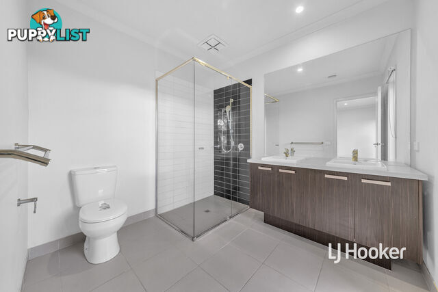 4 Broadbeach Circuit SANCTUARY LAKES VIC 3030