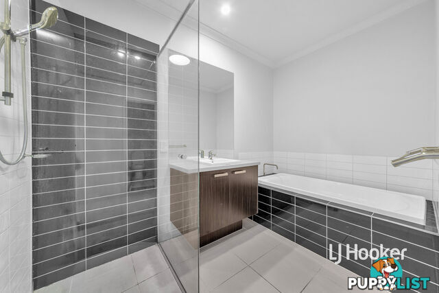 4 Broadbeach Circuit SANCTUARY LAKES VIC 3030