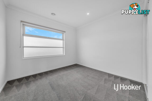 4 Broadbeach Circuit SANCTUARY LAKES VIC 3030