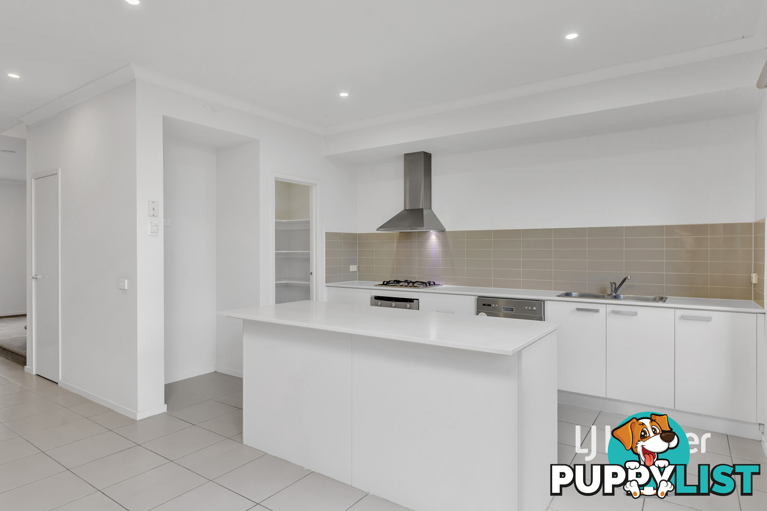 4 Broadbeach Circuit SANCTUARY LAKES VIC 3030