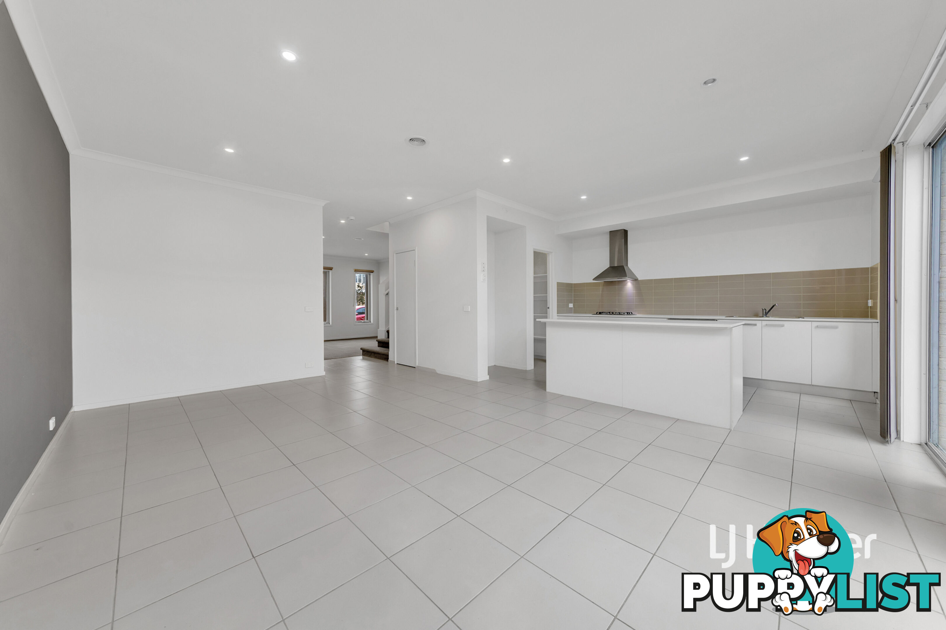 4 Broadbeach Circuit SANCTUARY LAKES VIC 3030