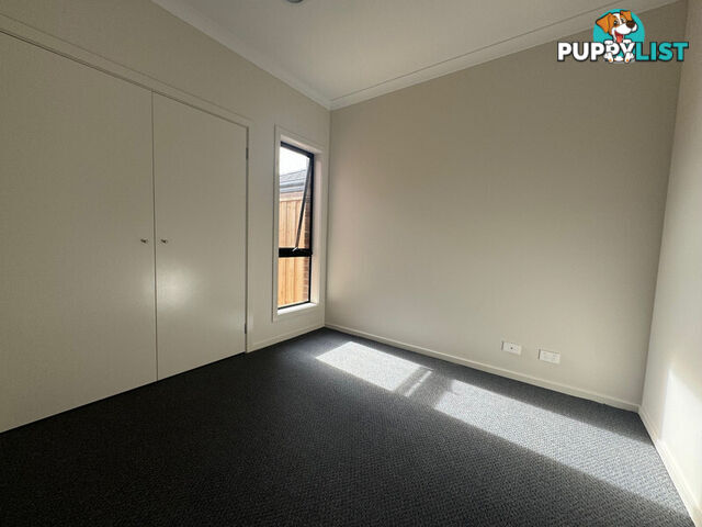 16 Petersborough Rise WERRIBEE VIC 3030