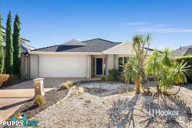 25 Manhattan Close SANCTUARY LAKES VIC 3030