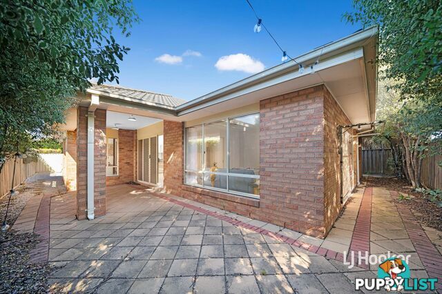 25 Manhattan Close SANCTUARY LAKES VIC 3030