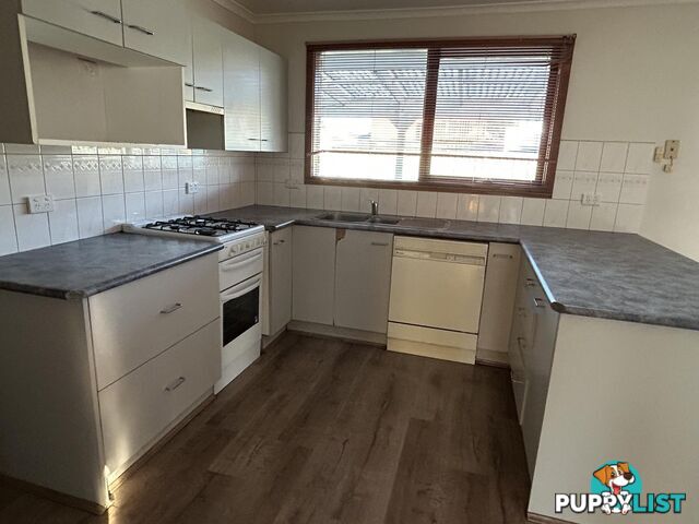 6 Miner Court WERRIBEE VIC 3030