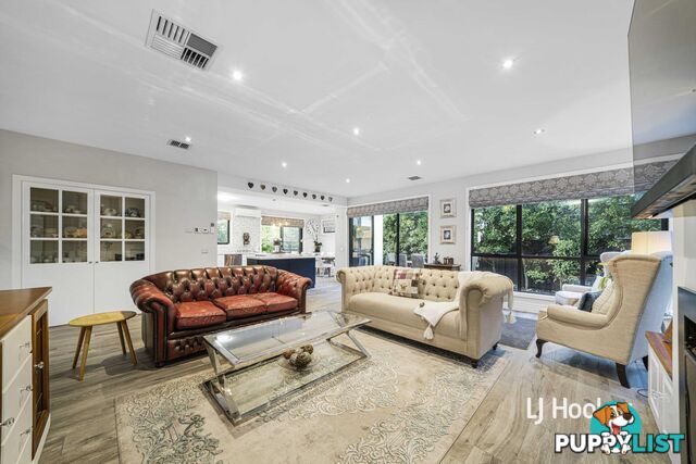 4 Eagleview Place SANCTUARY LAKES VIC 3030