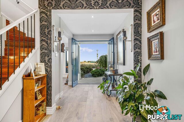 4 Eagleview Place SANCTUARY LAKES VIC 3030