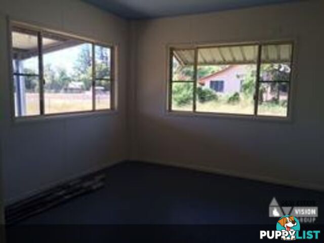 9 Railway Street St Anakie QLD 4702