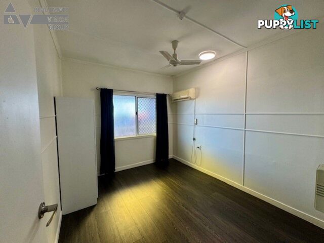 9 Hospital Rd Emerald QLD 4720