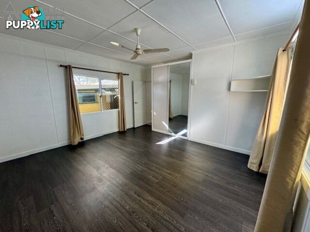 9 Hospital Rd Emerald QLD 4720