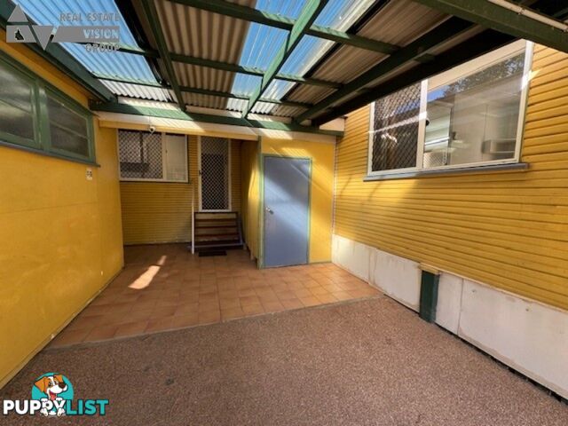 9 Hospital Rd Emerald QLD 4720