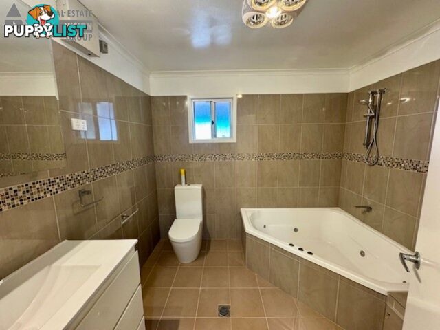 9 Hospital Rd Emerald QLD 4720