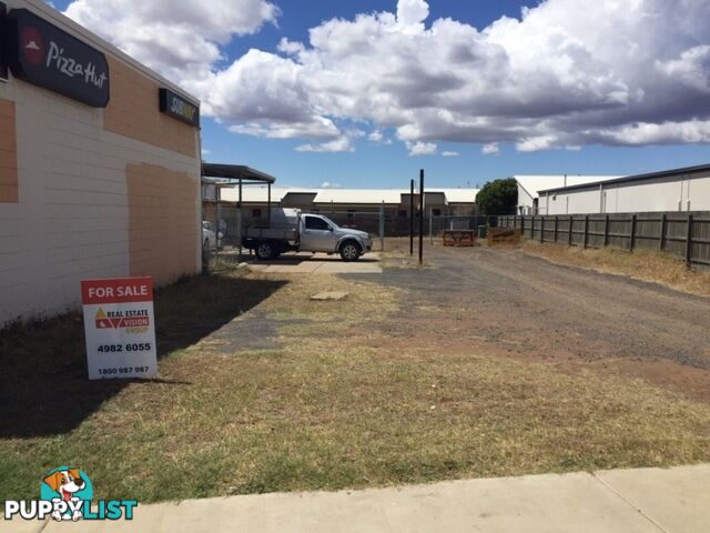 11 Mackenzie St Blackwater QLD 4717