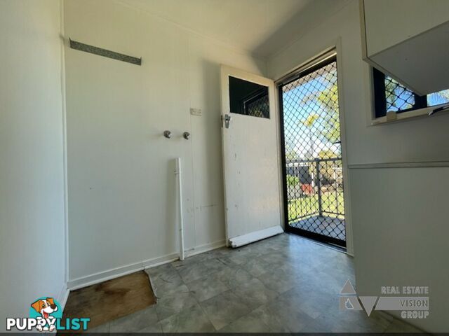 10 Oak Street Blackwater QLD 4717