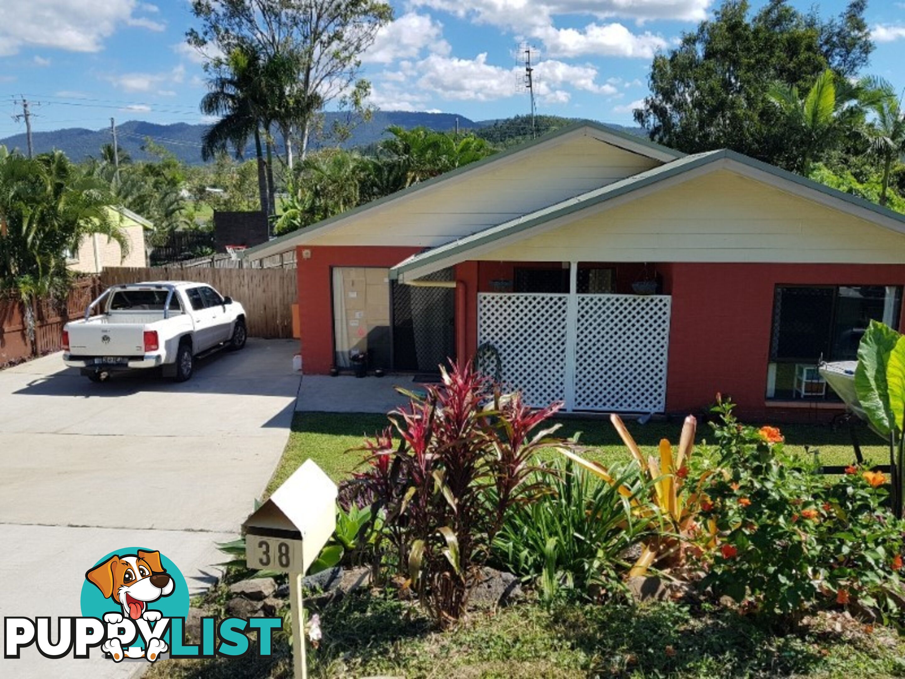 38 South Molle Bvd Cannonvale QLD 4802