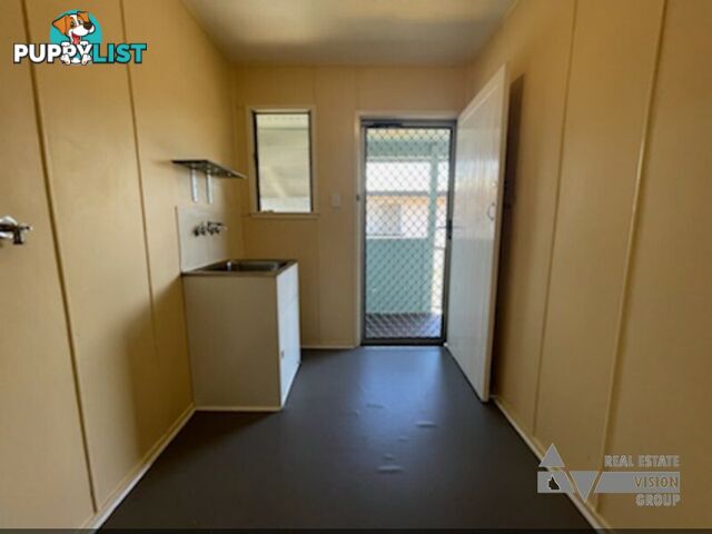 37 Fay St Blackwater QLD 4717