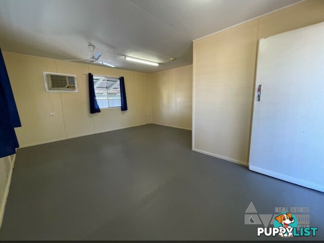 37 Fay St Blackwater QLD 4717