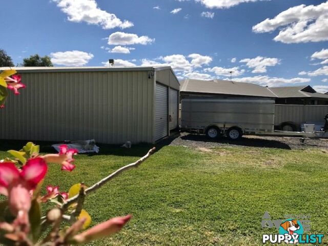 14 Baird St Emerald QLD 4720