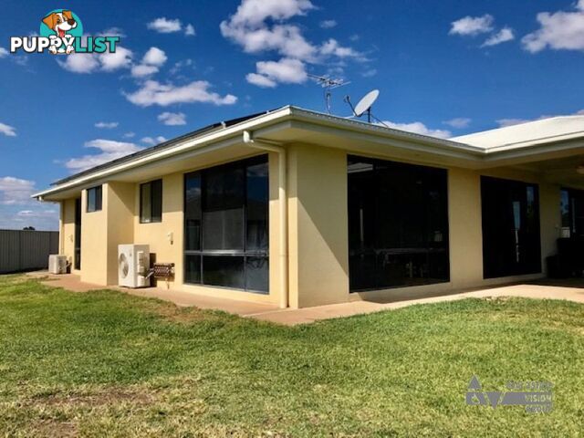 14 Baird St Emerald QLD 4720