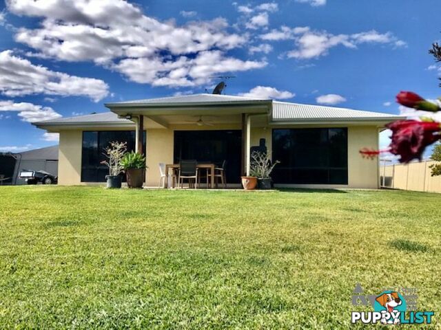 14 Baird St Emerald QLD 4720