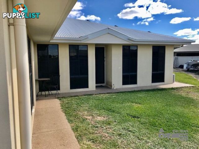 14 Baird St Emerald QLD 4720