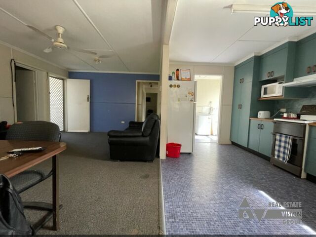 15 Fay St Blackwater QLD 4717