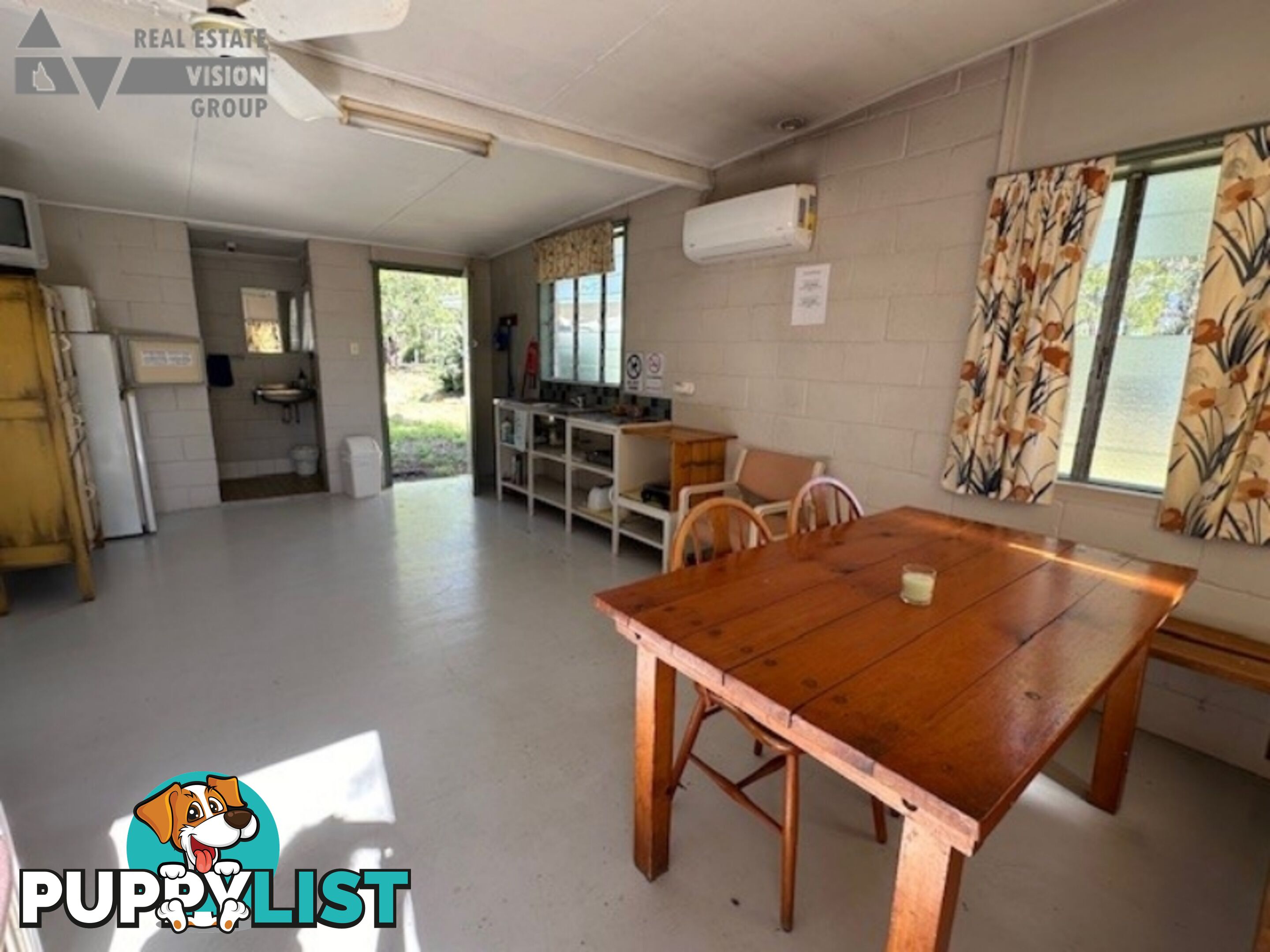 4 Village Rd Willows QLD 4702