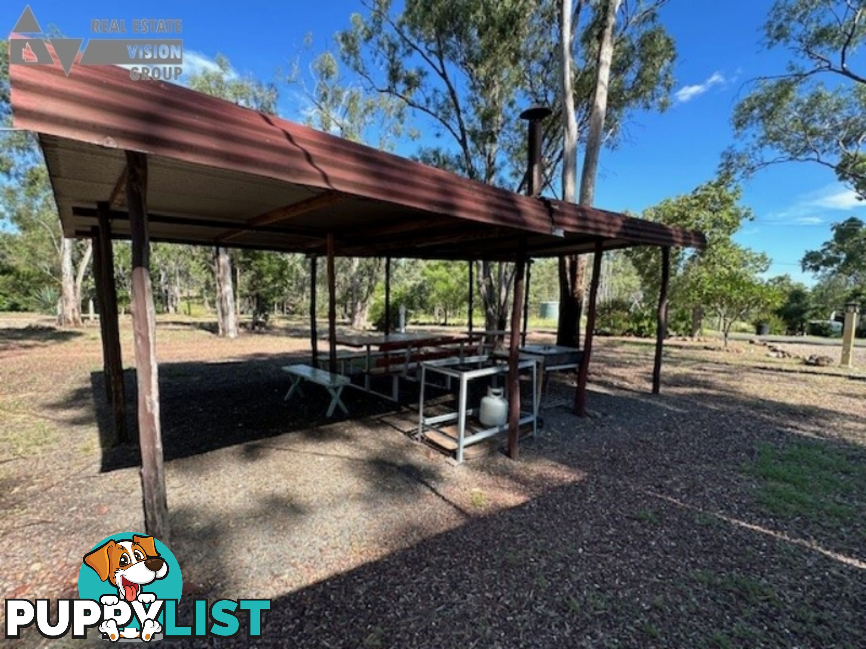 4 Village Rd Willows QLD 4702