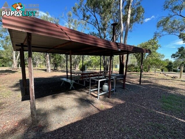 4 Village Rd Willows QLD 4702