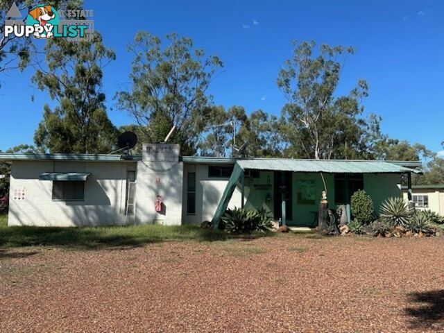 4 Village Rd Willows QLD 4702